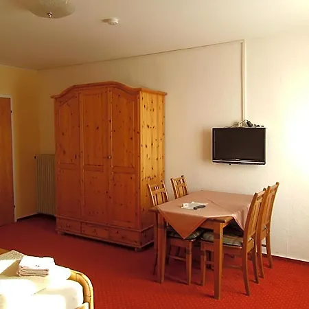 Zum Neubau