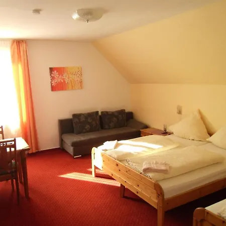 Gasthof Zum Neubau Hotel 2*